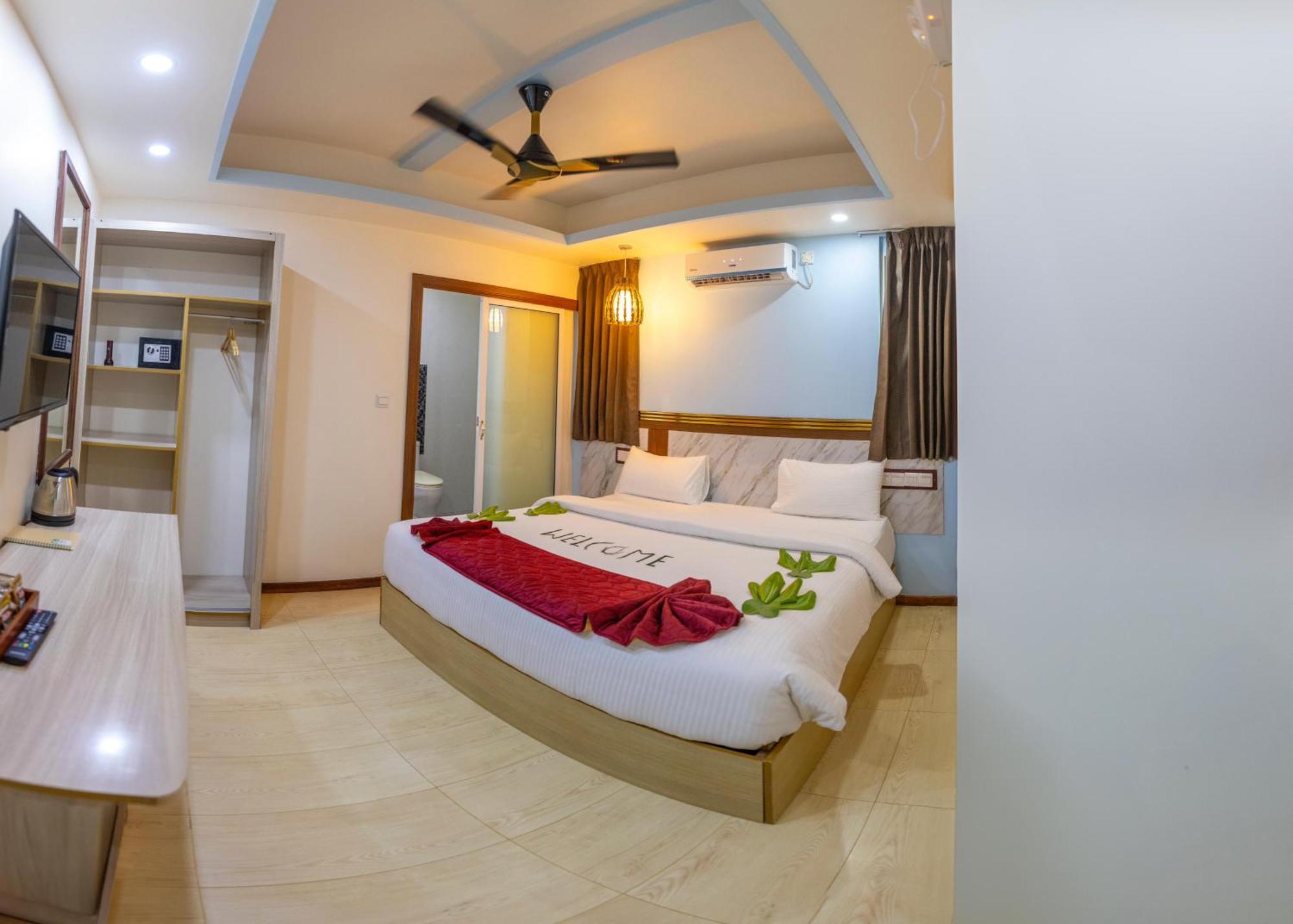 Ocean Cove Beach Hulhumale Exterior photo